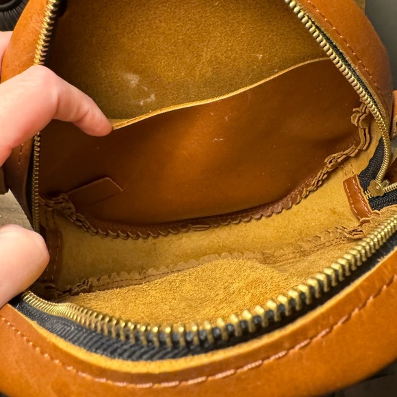 Portland Leather Tan Crossbody Bag Smooth Finish - Picture 13 of 16